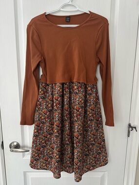 NWOT Rust Ditsy Floral Long Sleeve Ribbed Dress Nursing Breastfeeding Maternity